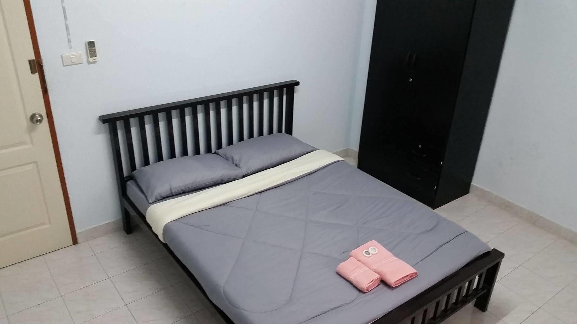 Nata Mansion Hotel Nonthaburi Buitenkant foto